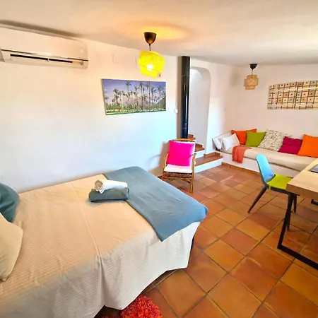 The Old Town Artist Workshop, Impressive Rooftop, Terrace With Amazing Views And Sea Views, Bbq, Air Conditioner, Wifi דירה *