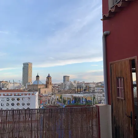 The Old Town Artist Workshop, Impressive Rooftop, Terrace With Amazing Views And Sea Views, Bbq, Air Conditioner, Wifi דירה