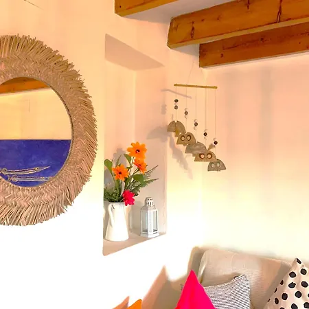 The Old Town Artist Workshop, Impressive Rooftop, Terrace With Amazing Views And Sea Views, Bbq, Air Conditioner, Wifi